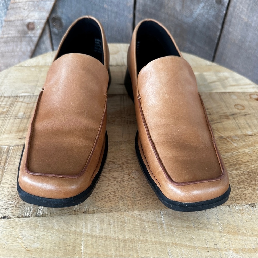 Rockport Tan and Black Loafers Sleek Slip-On Design - Picture 2 of 8